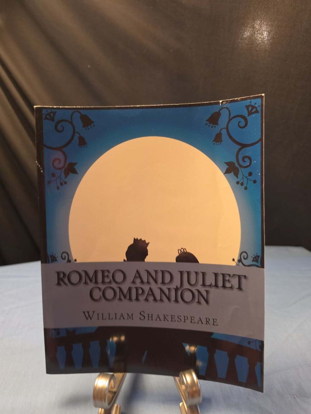 Romeo and Juliet Companion : Includes Study Guide, Complete Unabridged Book,...